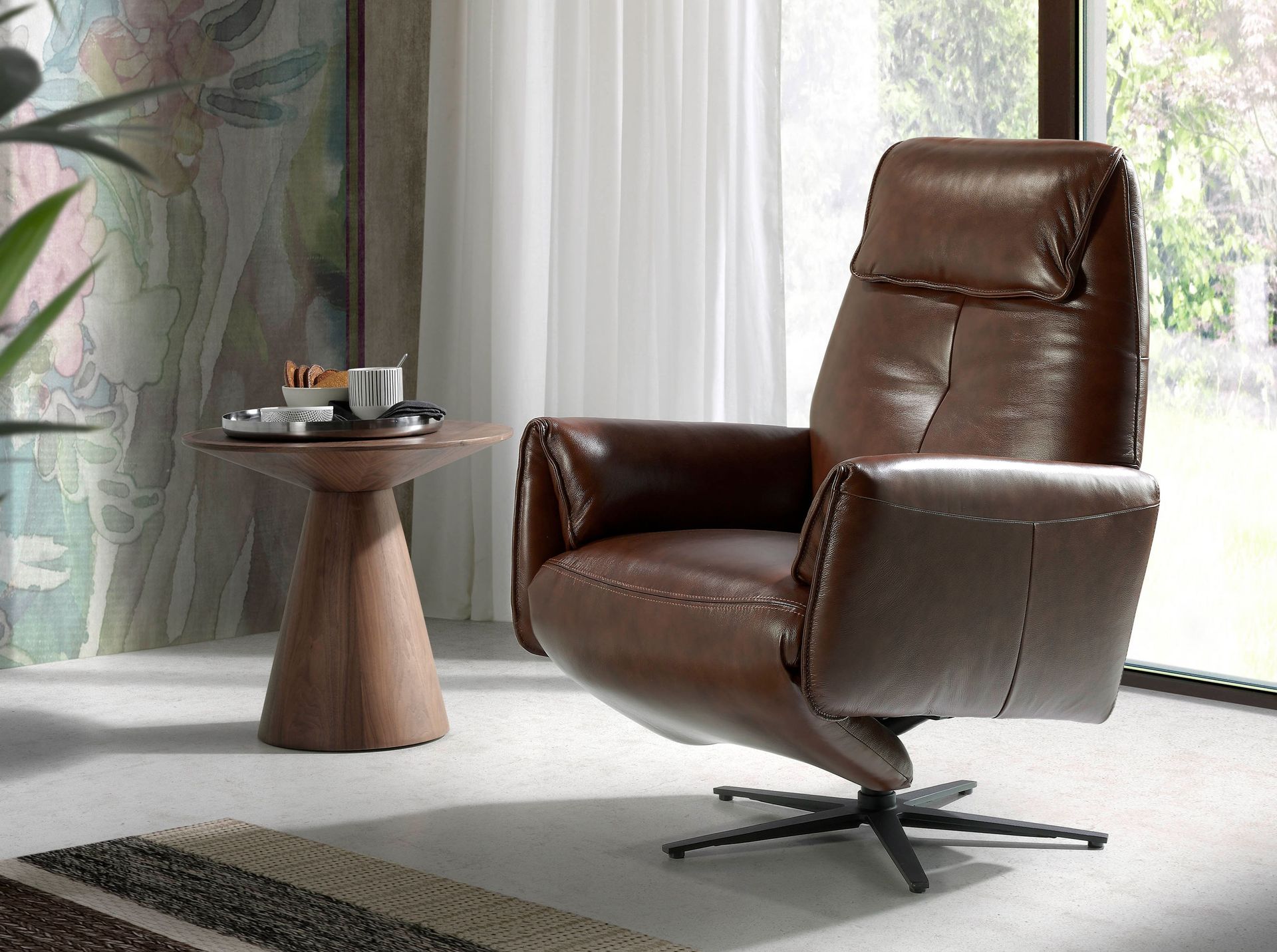 Fauteuil pivotant en cuir marron chocolat - Coloris marron et noir — détail 3