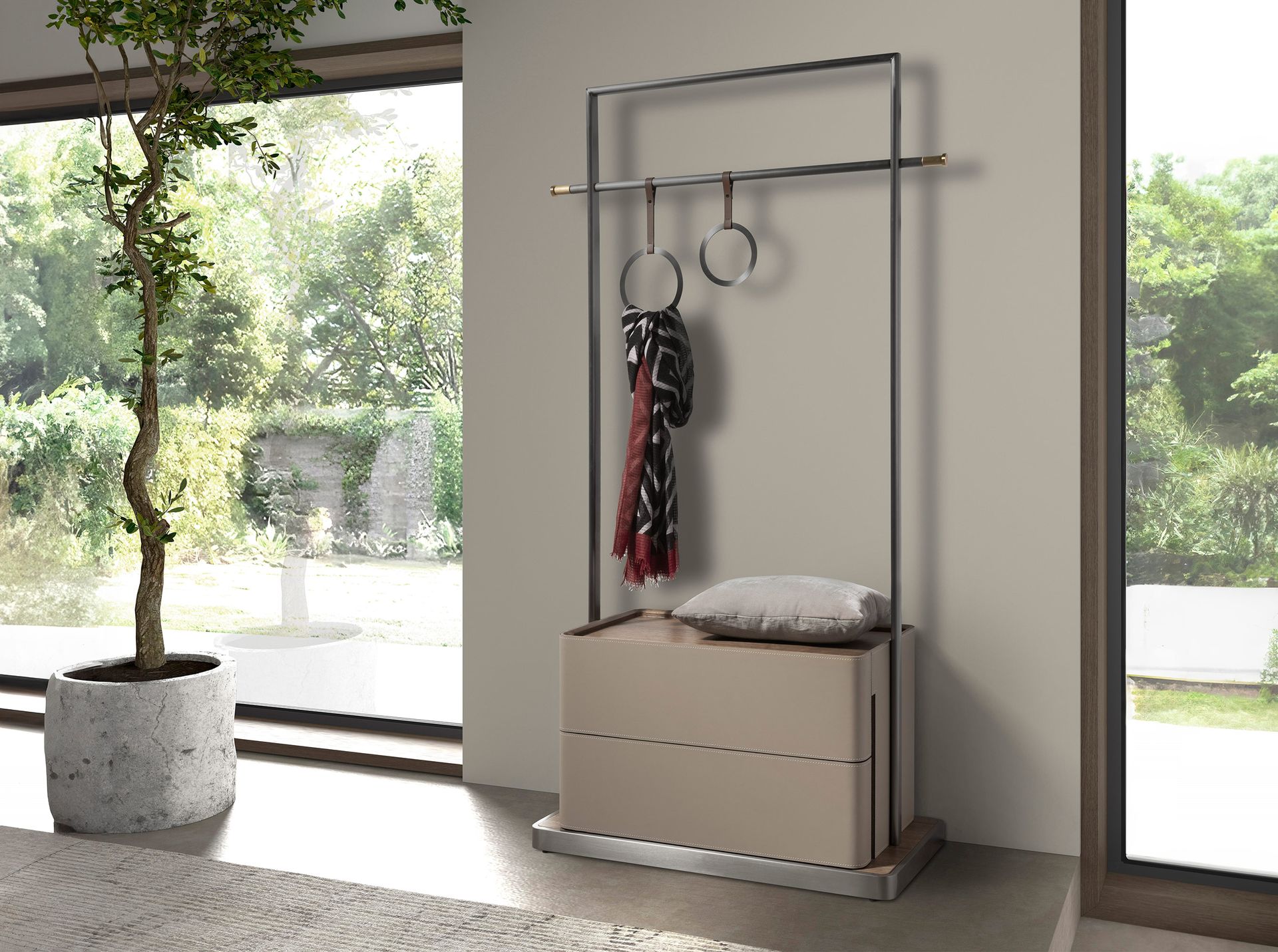 Porte-manteau en similicuir vison, noyer et acier inoxydable — détail 3