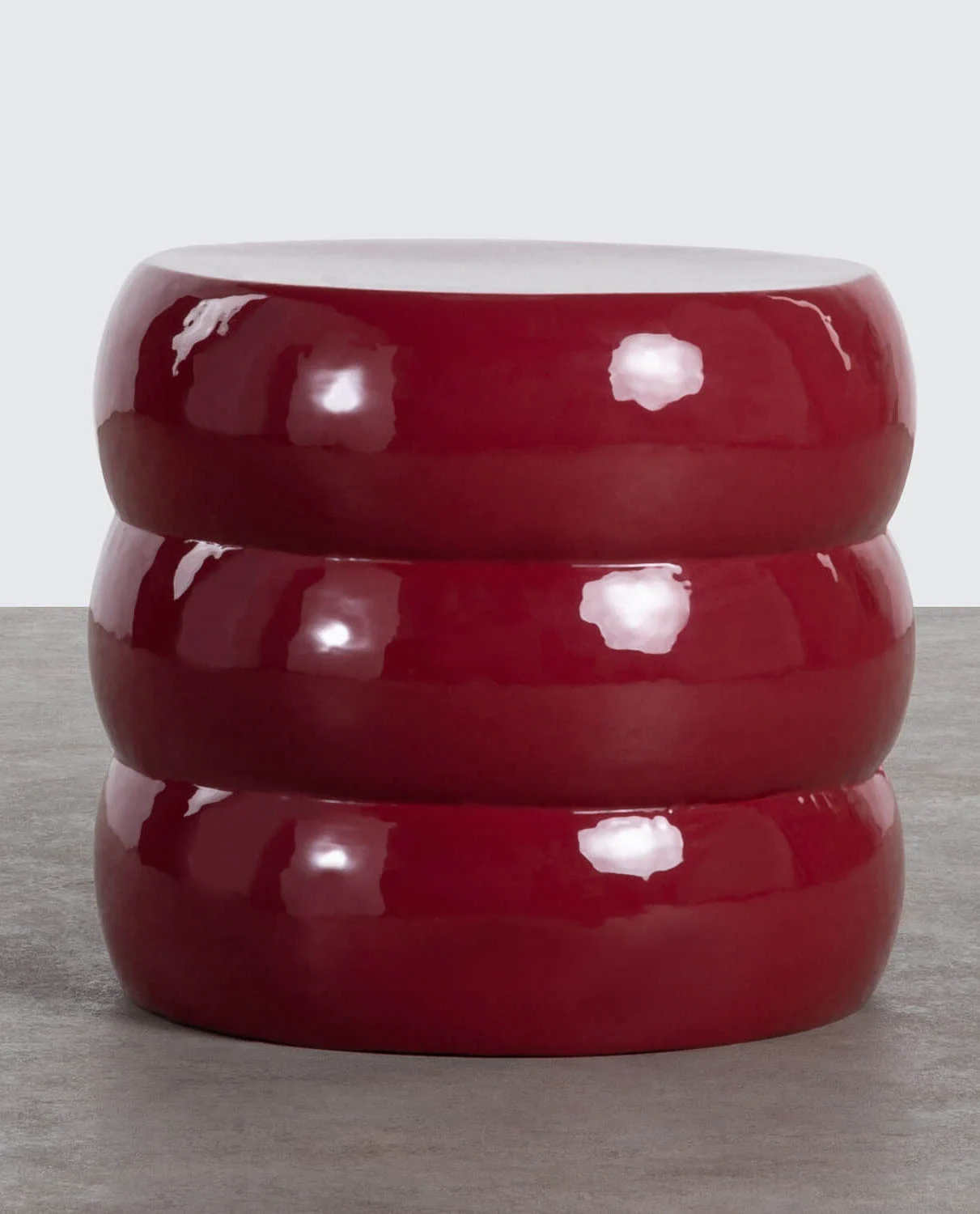 Table d'appoint ronde en métal rouge