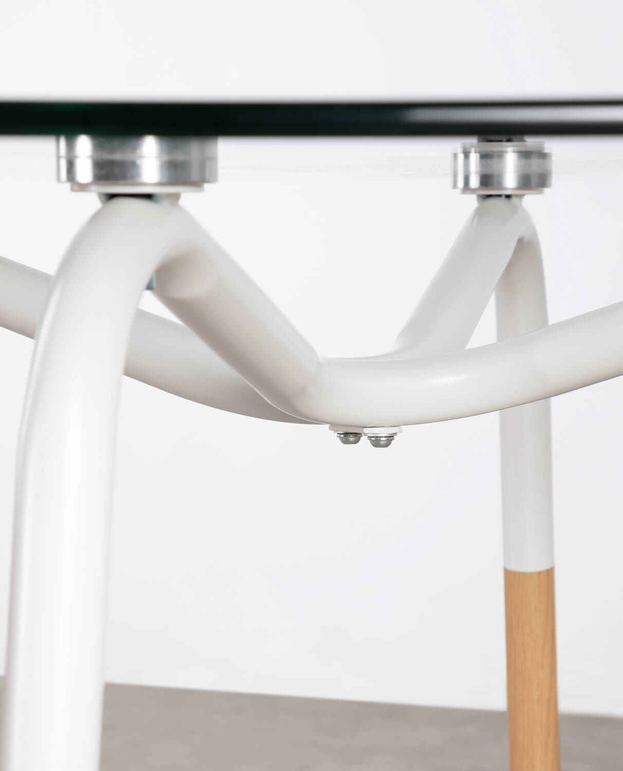Table ronde en verre trempé et métal — détail 5