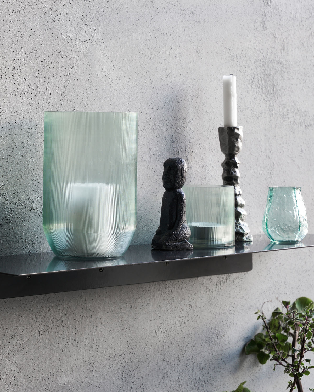 Vase en verre côtelé vert bleuté