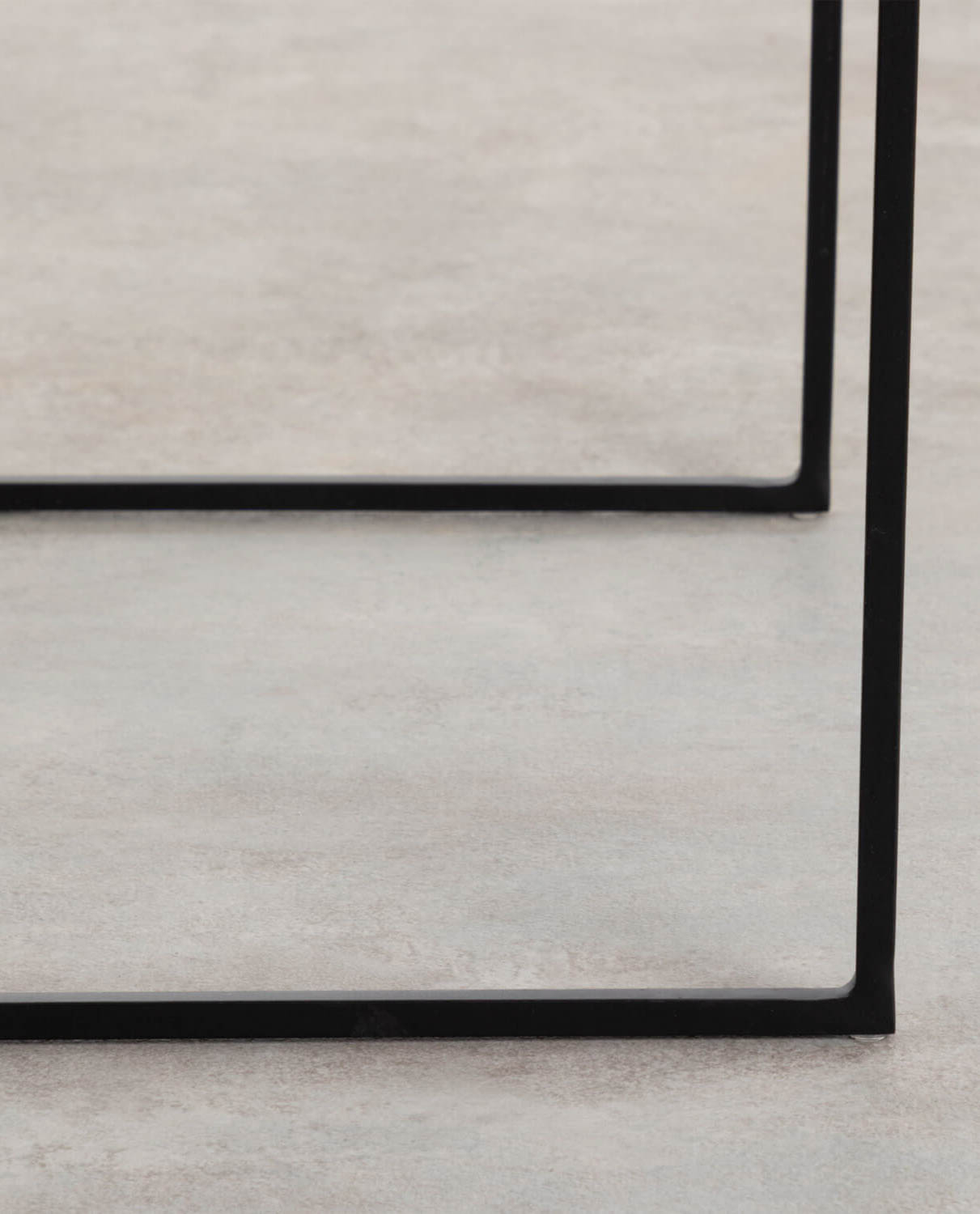 Table d'appoint carré en carreaux et métal — détail 6