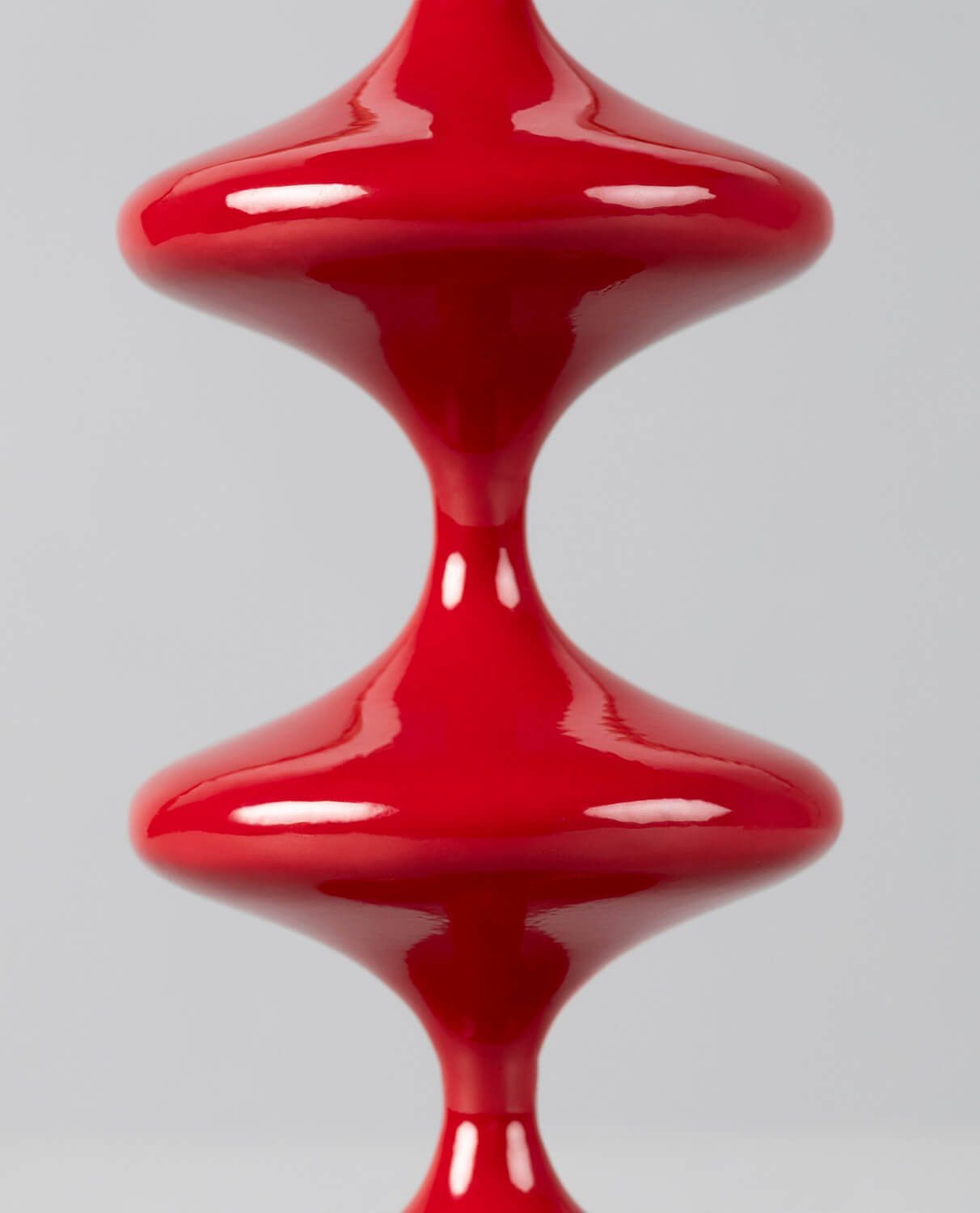 Chandelier en métal rouge — détail 3