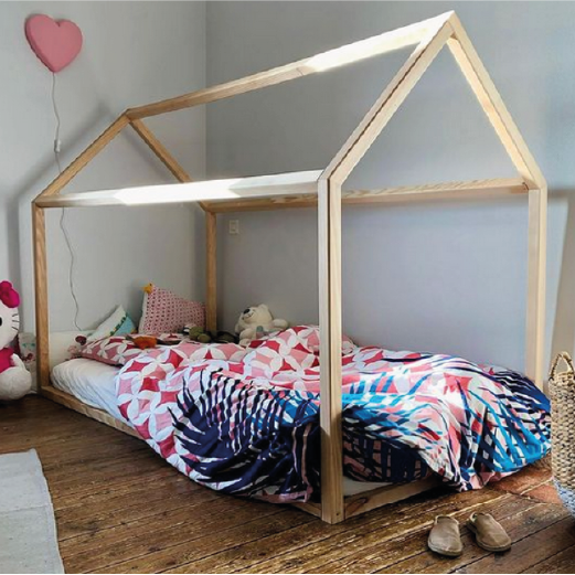 Lit cabane Montessori 90×190 — mise en situation