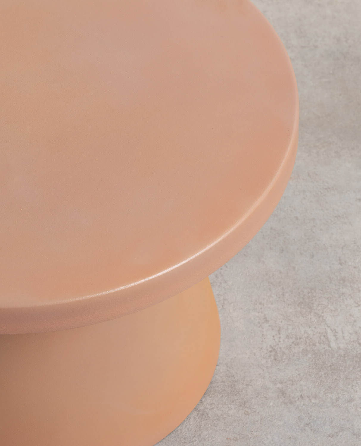 Table d'appoint ronde en métal marron — détail 3