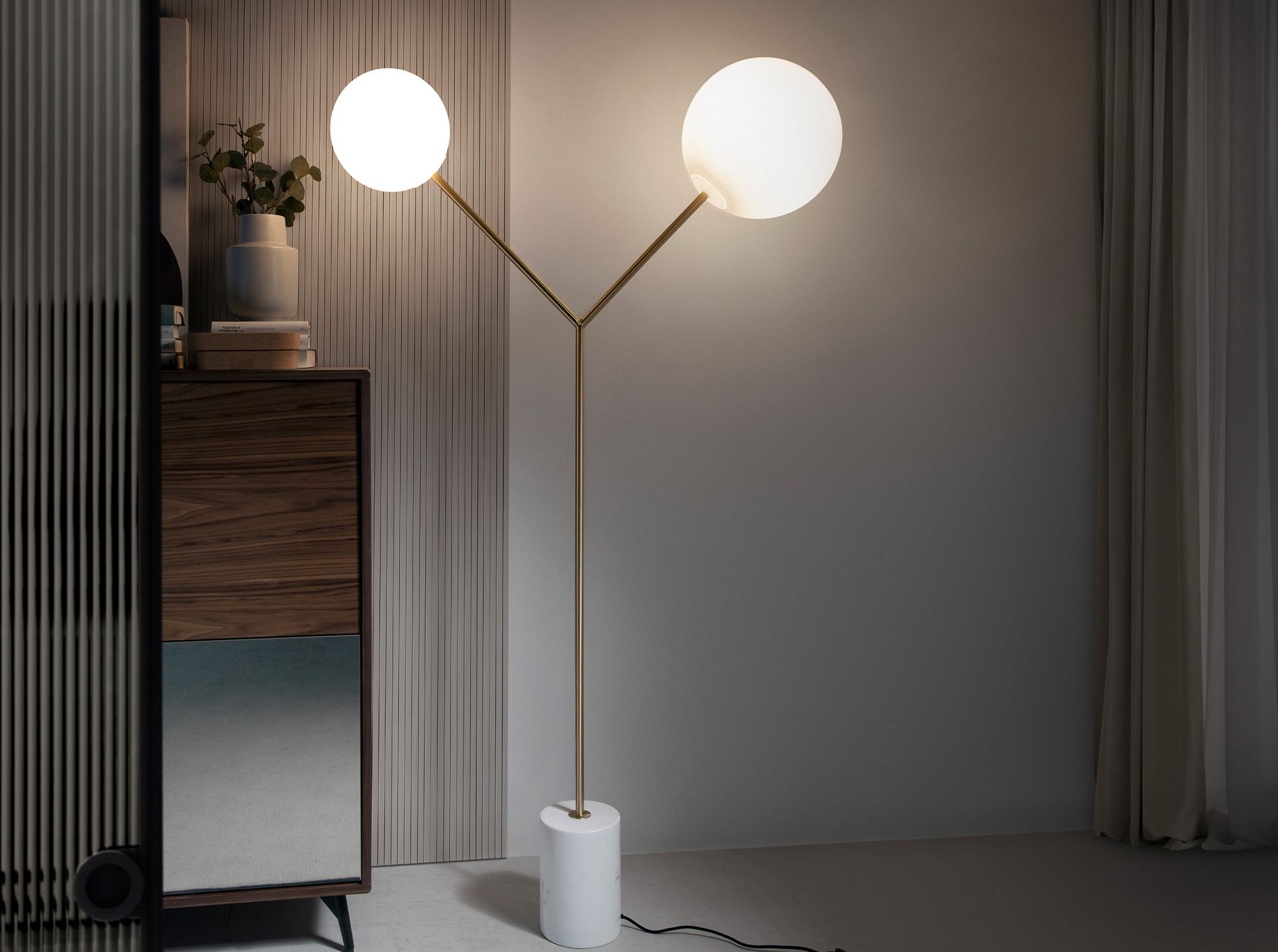 Lampadaire en marbre blanc, acier doré et verre blanc - Coloris blanc et or — détail 3