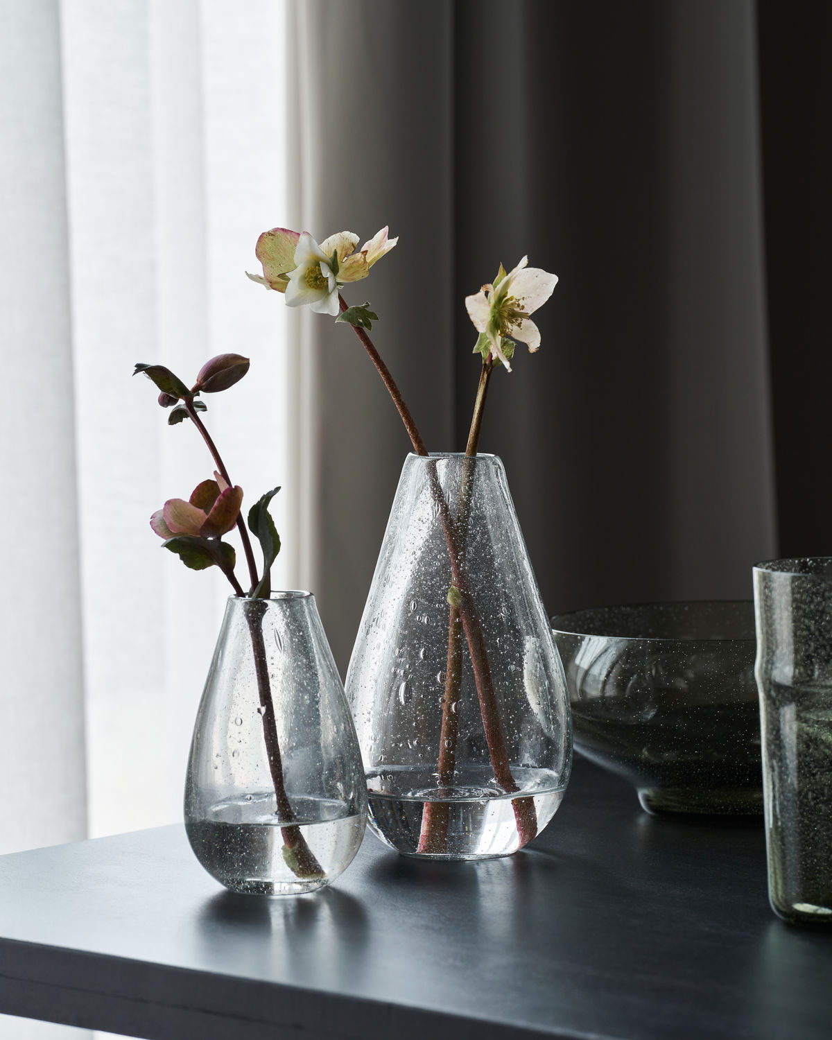 Vase avec détails en forme de goutte d'eau transparent — détail 3