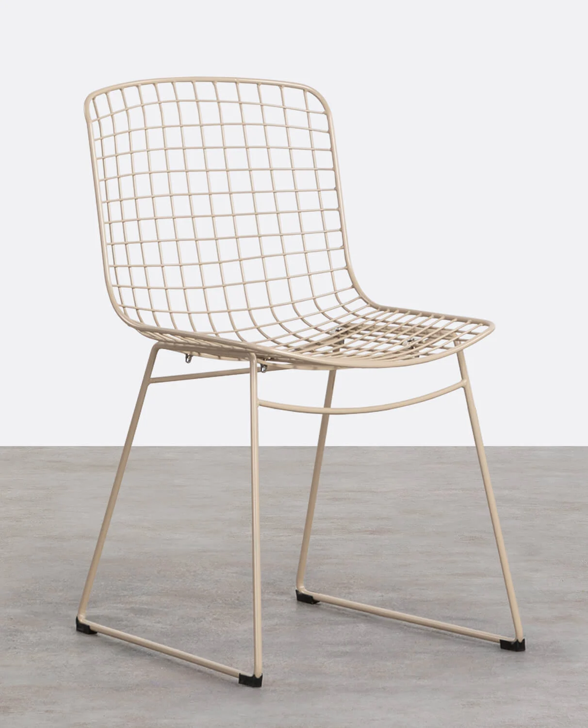 Chaise de salle à manger au dossier haut en métal sans coussin grise