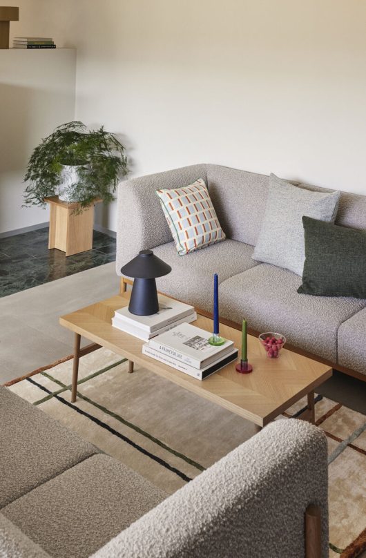 Canapé droit 3 places en polyester gris