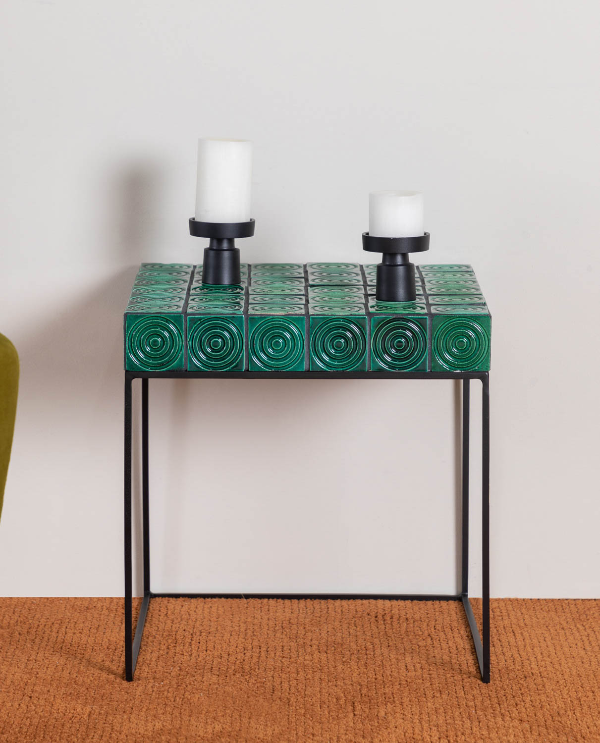 Table d'appoint carré en carreaux et métal