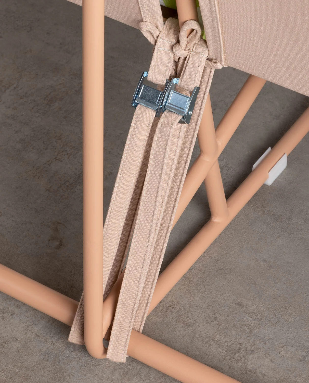 Canapé deux places en fer et assise en tissu — détail 6