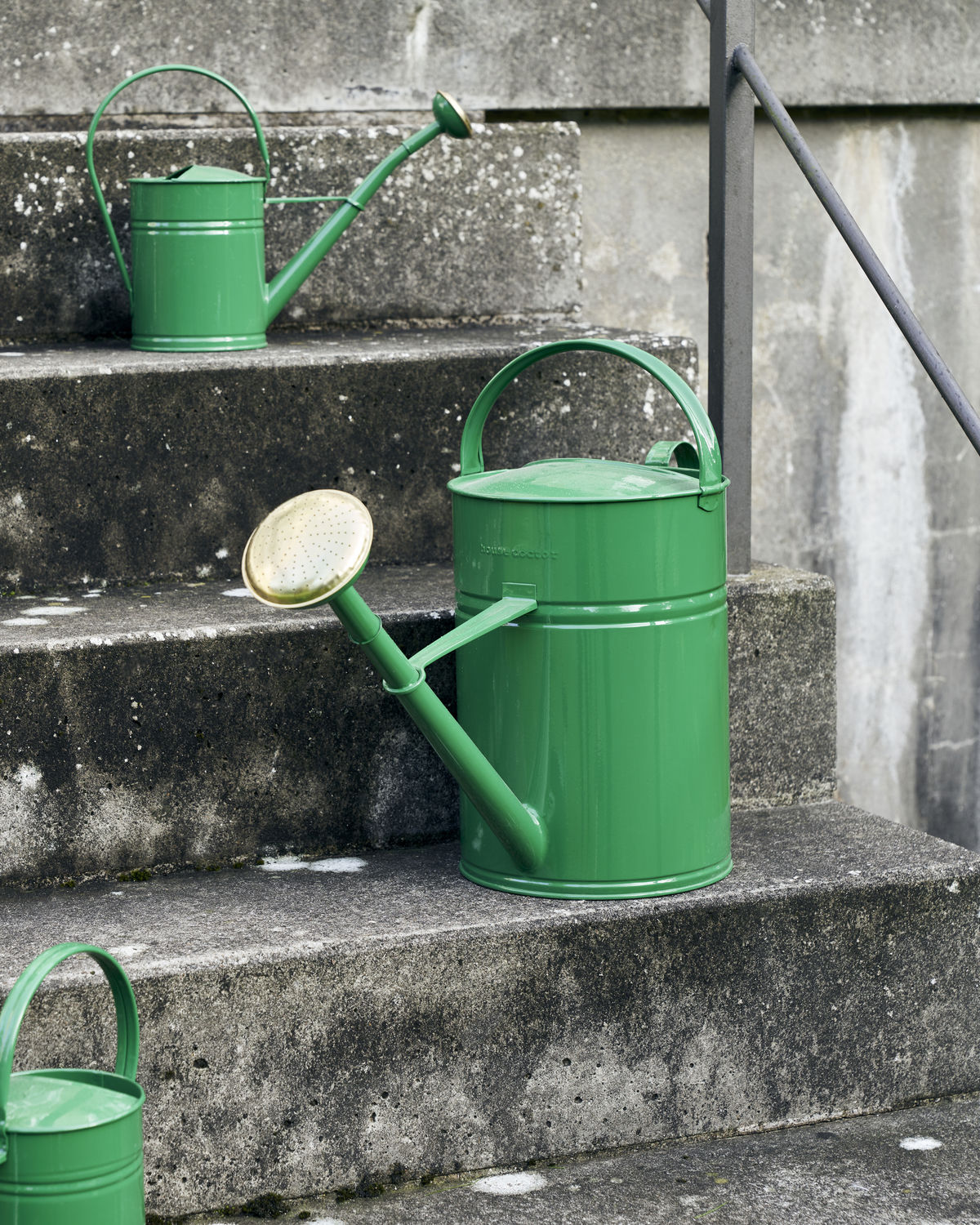 Arrosoir en acier galvanisé vert et laiton