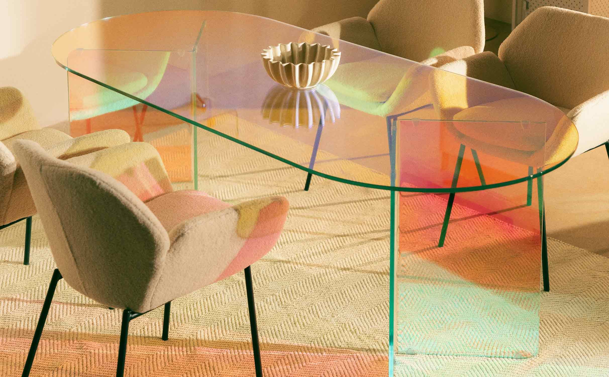 Table de salle à manger ovale irisé en verre trempé