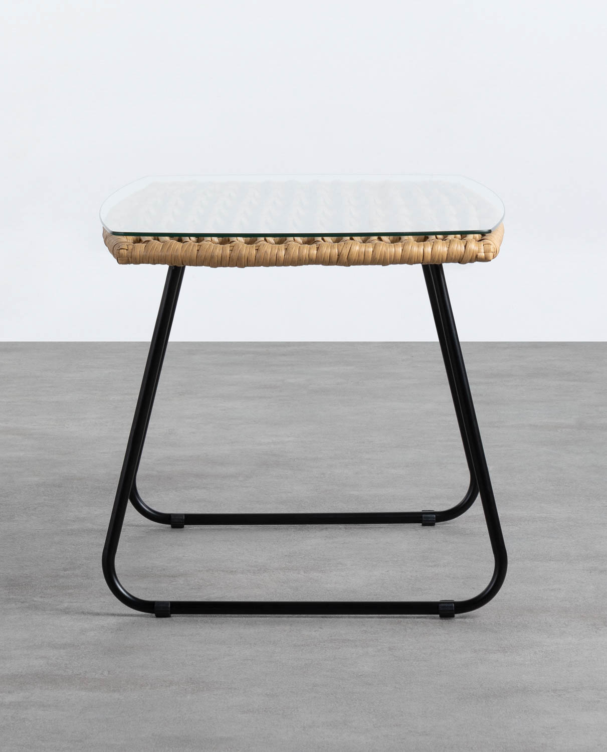 Salon de jardin avec deux fauteuils et table basse — détail 6