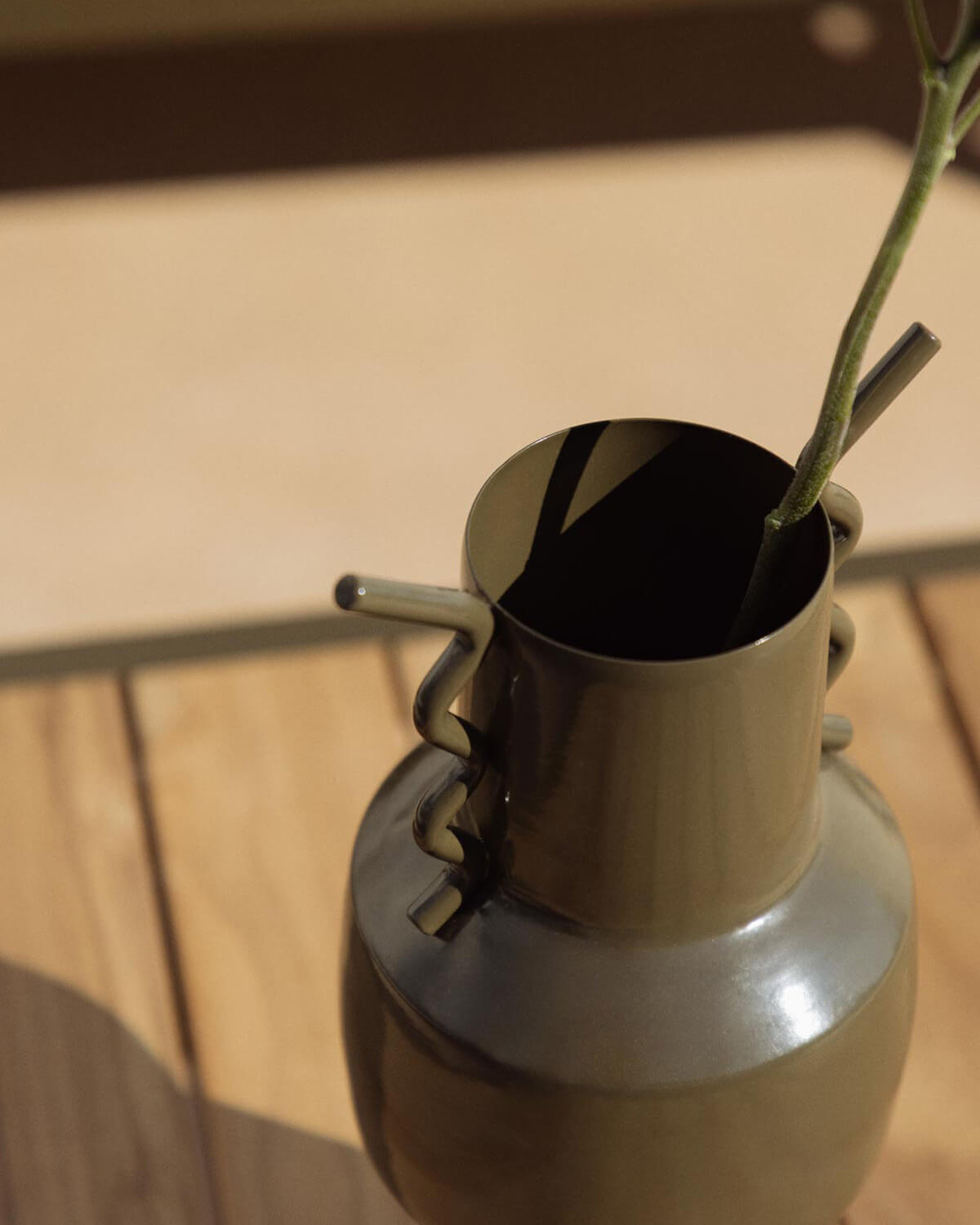 Vase 31,5 cm en métal Marci — détail 3