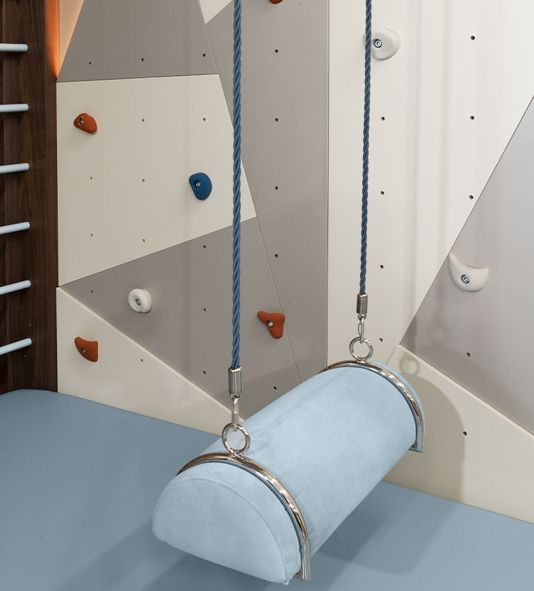 Thumbnail: Structure de jeux avec mur d'escalade