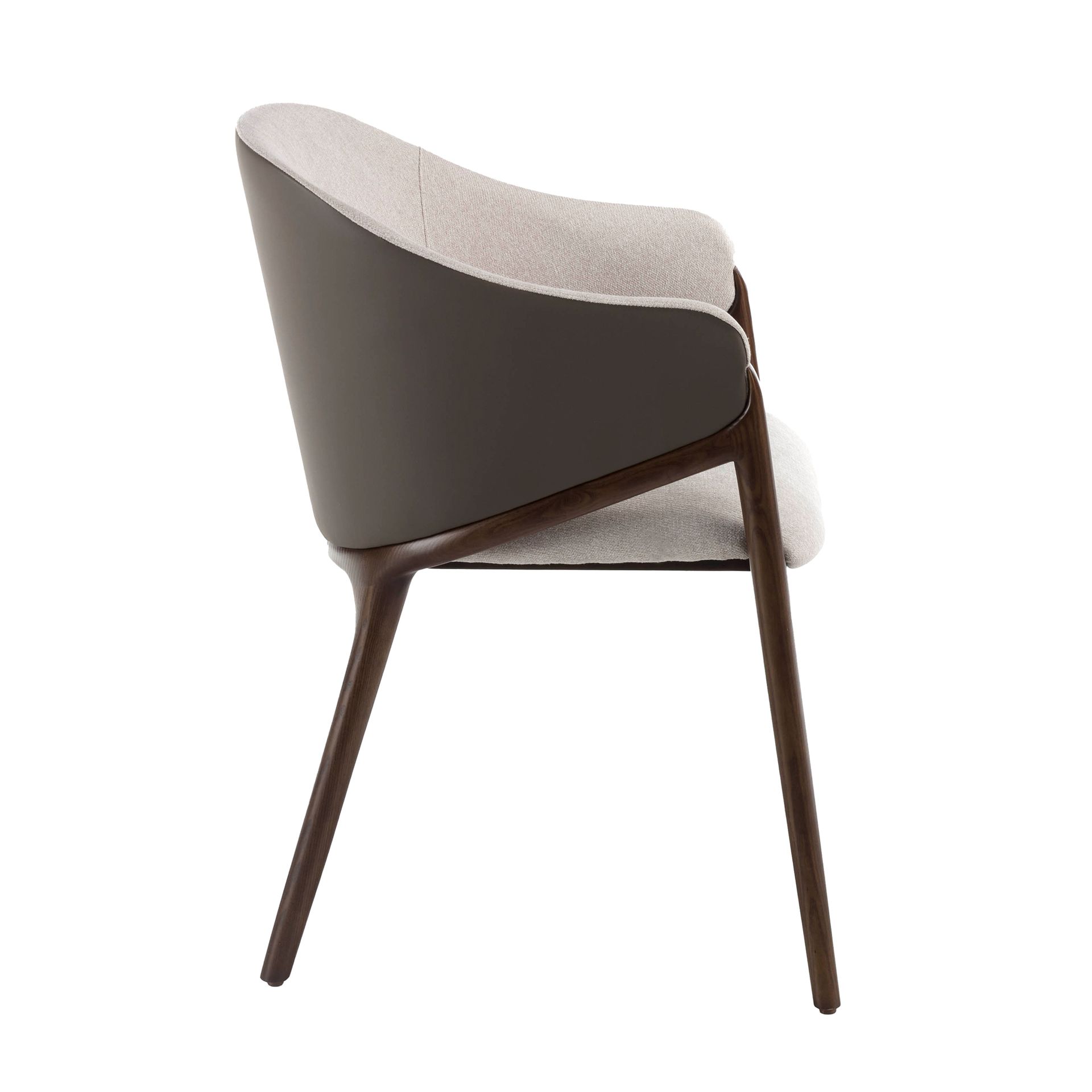 Chaise en tissu et similicuir - Finitions beige, taupe et noyer — détail 5