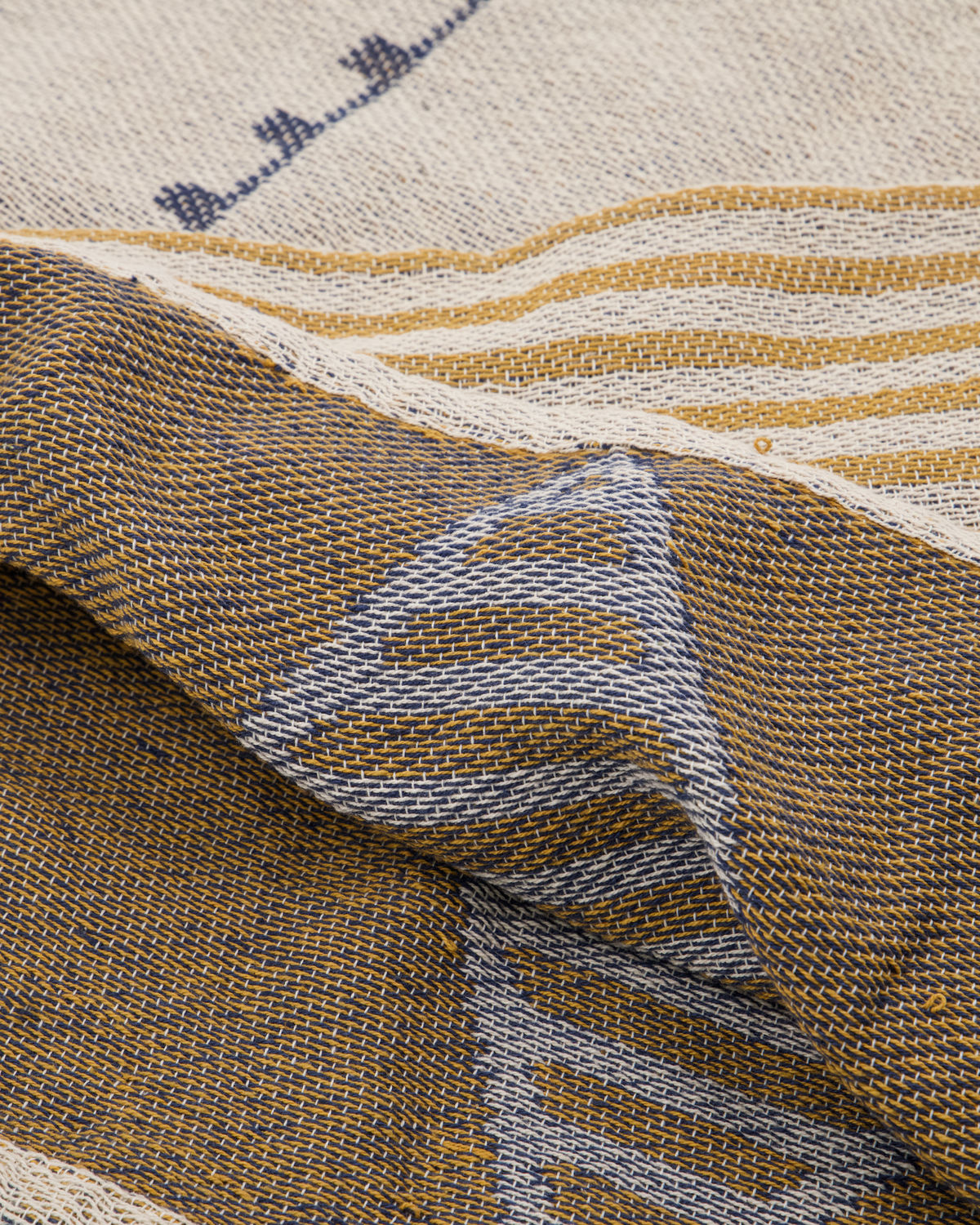 Plaid en coton crème avec details couleurs — détail 4