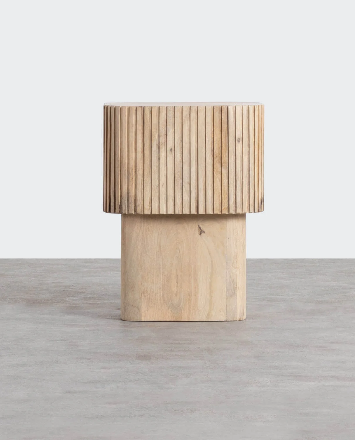 Table d'appoint carré en bois de manguier — détail 3