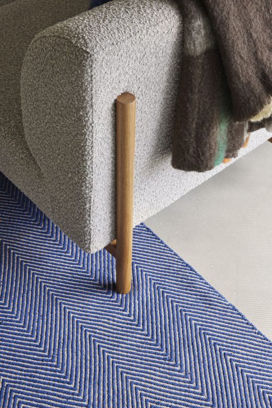 Canapé droit 3 places en polyester gris — détail 5