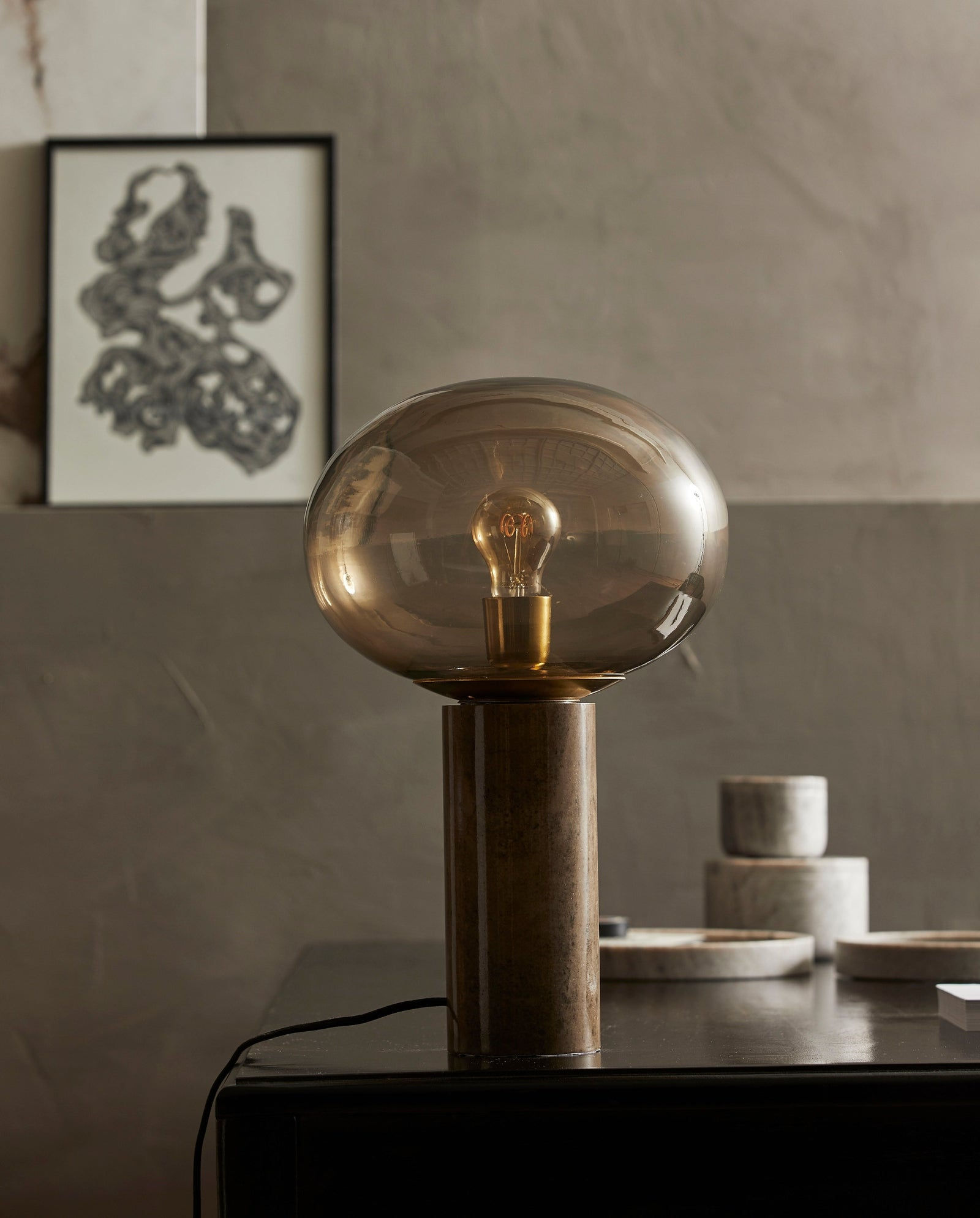 Lampe à poser BES - verre fumé et marbre