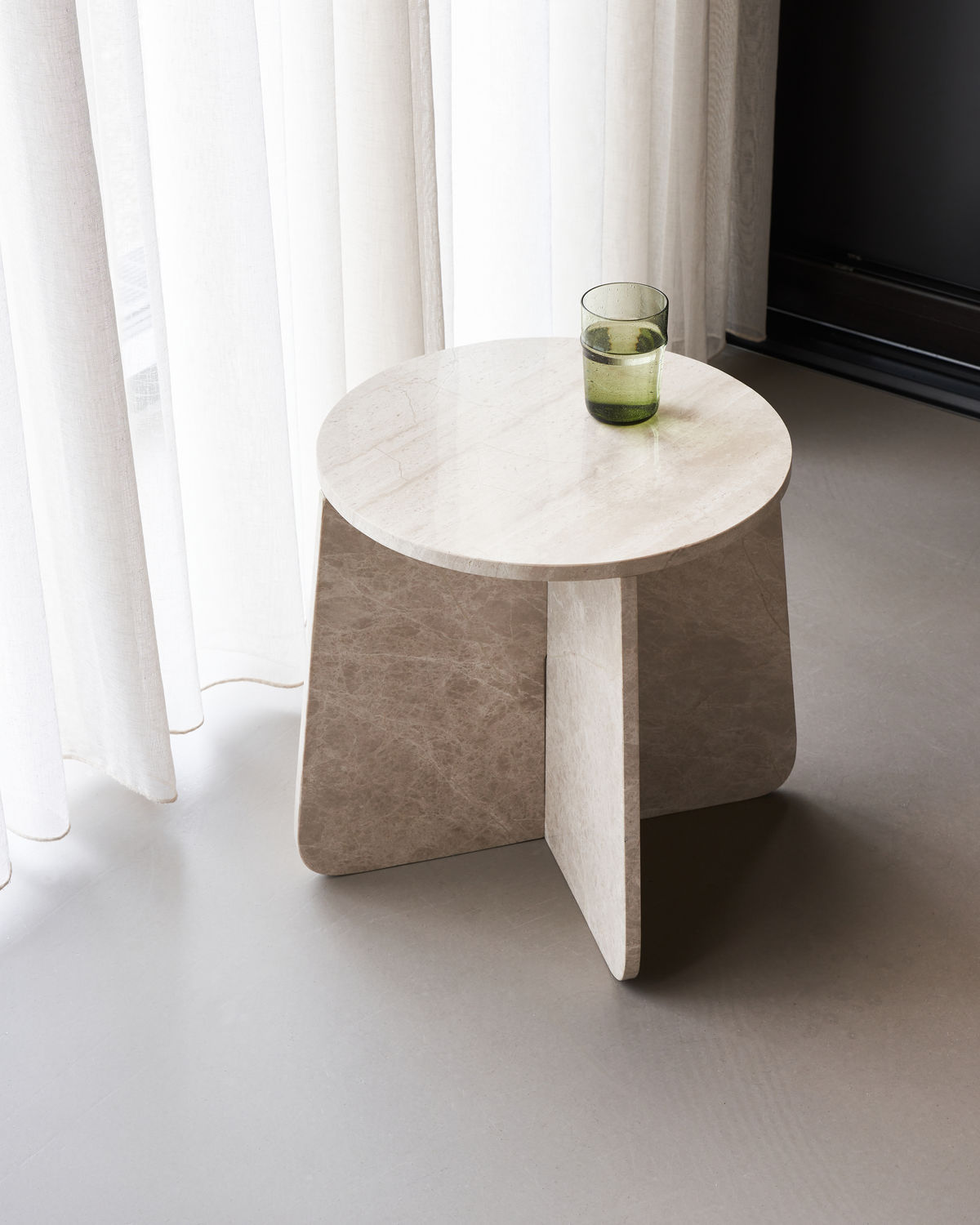 Table d'appoint en marbre beige