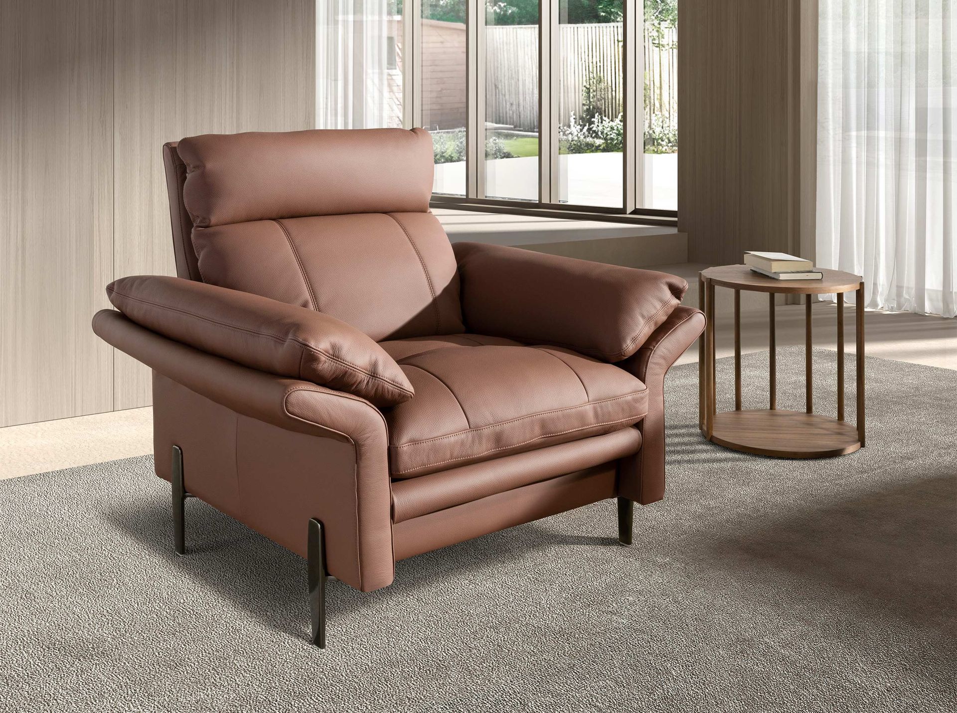 Fauteuil en cuir marron — détail 3
