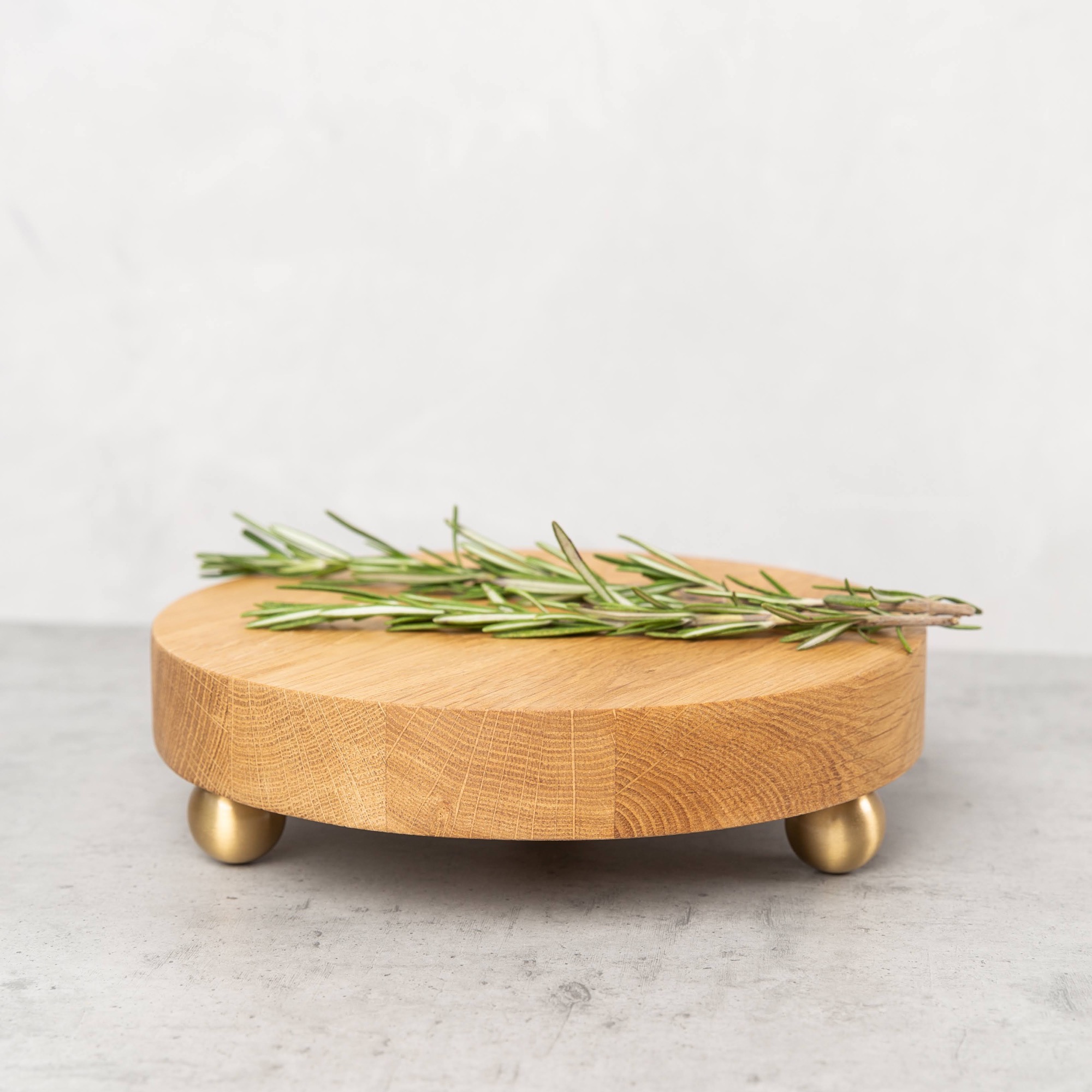 Plateau décoratif en bois de frêne et laiton doré