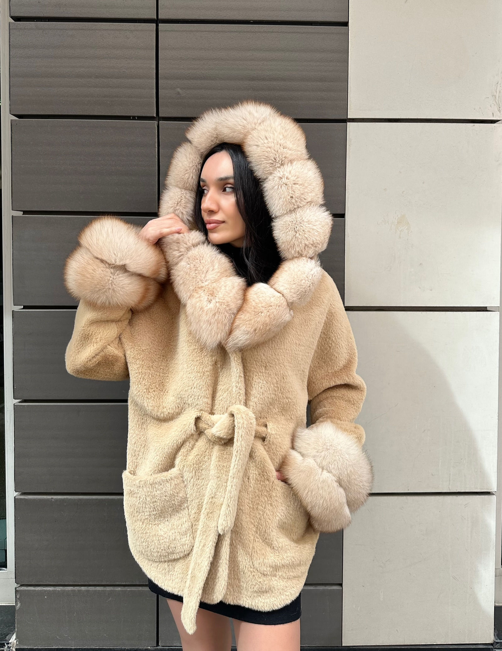 Light Brown Alcantara Oversize Coat – Genuine Fox Fur Collar & Cuffs 