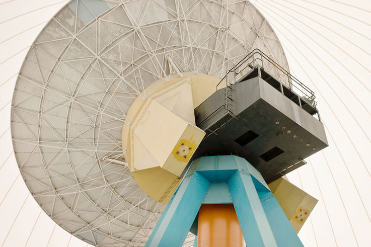 Satellitenschüssel: Nahaufnahme der Sternwarte Bochum