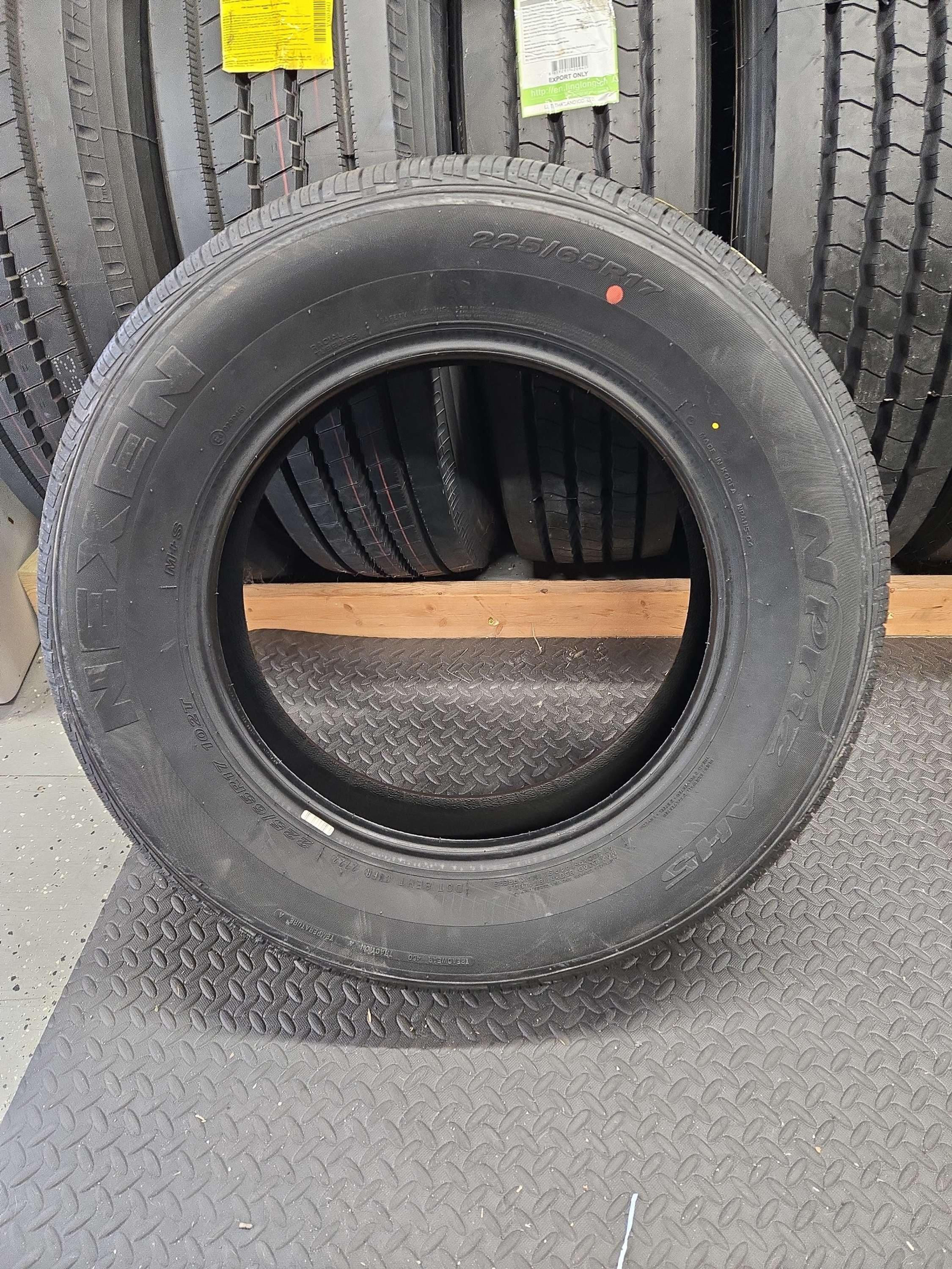 NEXEN 225/65R17