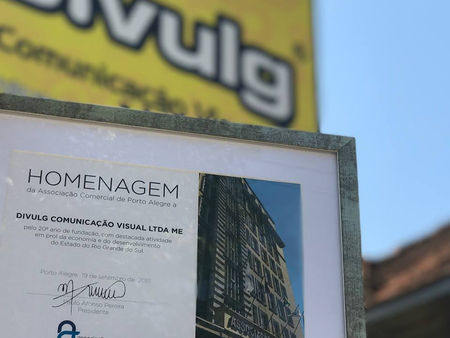 Divulg completa 20 anos de história