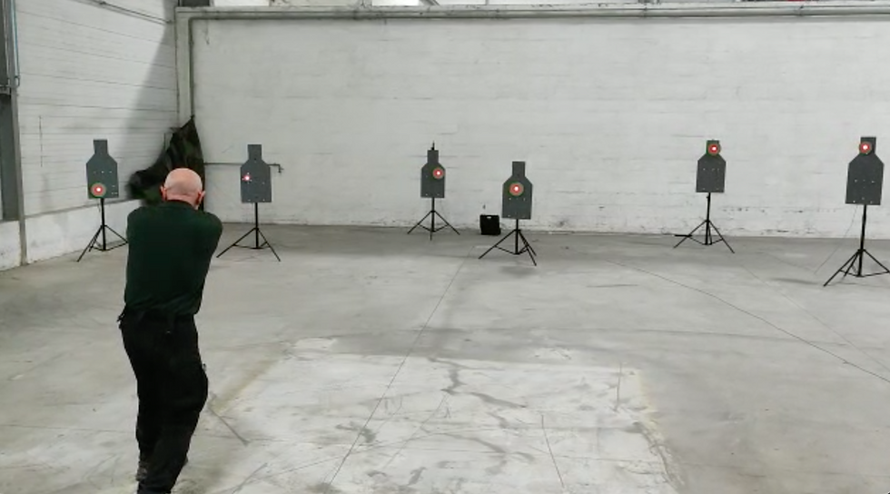 Entraînement tactique avec le système OSTS utilisant des munitions non létales dans un bâtiment