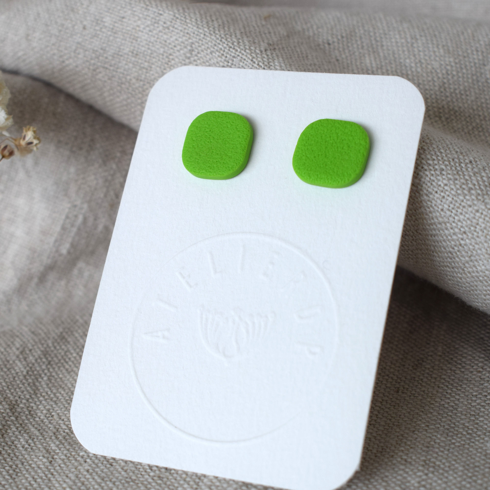 The Petite Square - Apple