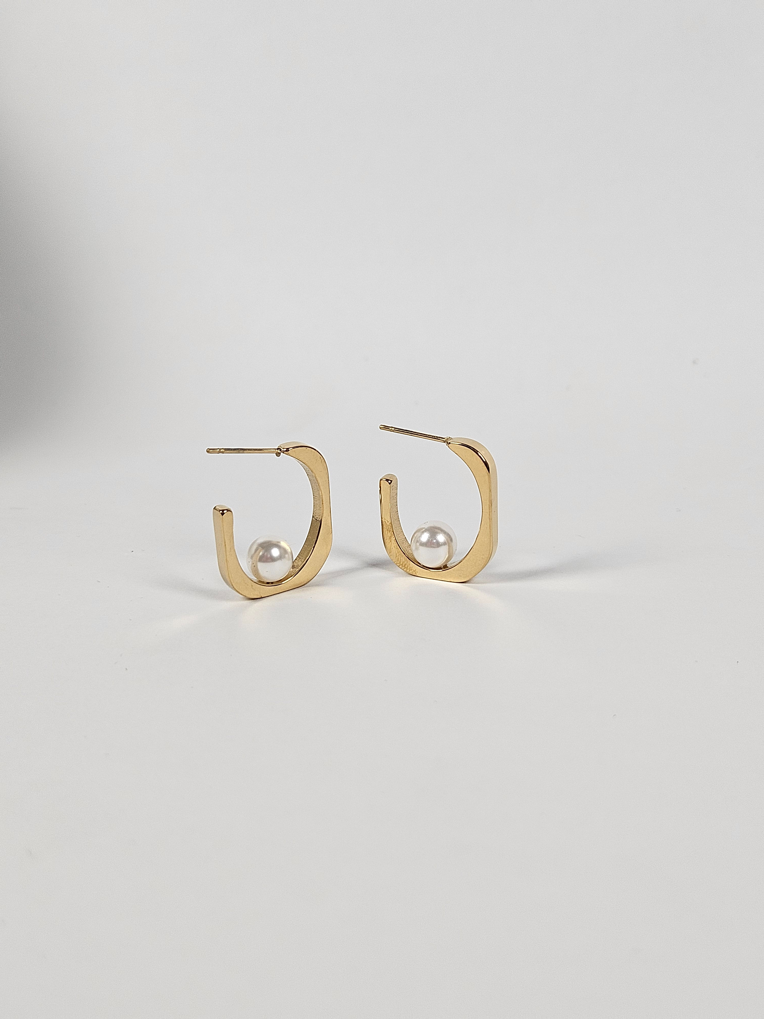 İnci Yuvası Gold Çelik Kadın Küpe