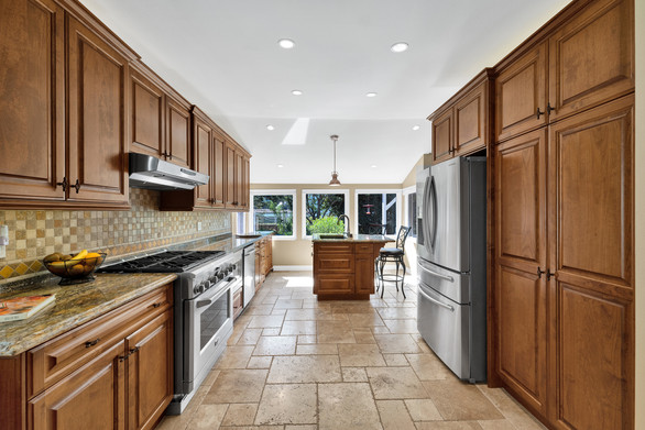 48 Fallen Oaks Dr - HsHProd - 40.jpg