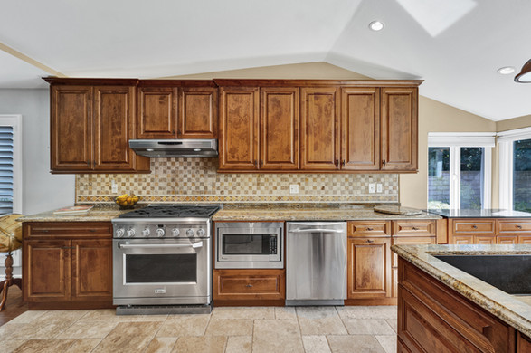 48 Fallen Oaks Dr - HsHProd - 44.jpg