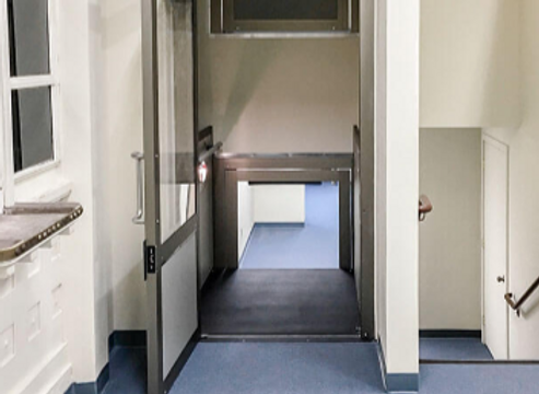 Garaventa Vertical PlatformLift.png