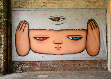 Street Art mural van Alex Face in Hasselt Centrum.  Street Art Wandeling.