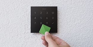 (c)Loxone-NFC-Code-Touch_03_edited.png