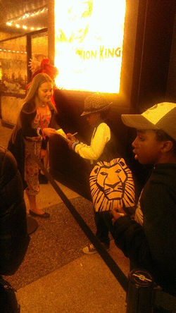 BOBBI /LK Signing Autographs...