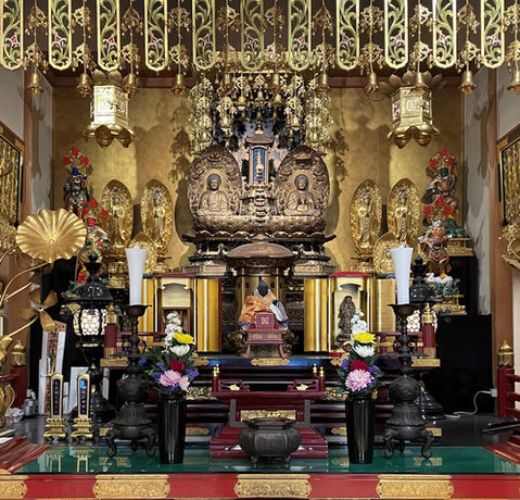 本堂御宝前