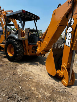 Retroexcavadora CASE 580N en renta para construcción en Tabasco
