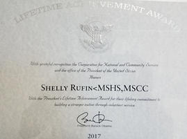 Presidents Lifetime Achievement Award with College Admissions Advisor, Financial Aid and Educational Consultant, Shelly Rufin. EDFIN College Prep | EDFIN College Planning Experts.