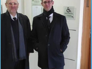 חתימה על חוזה או מסמך משפט