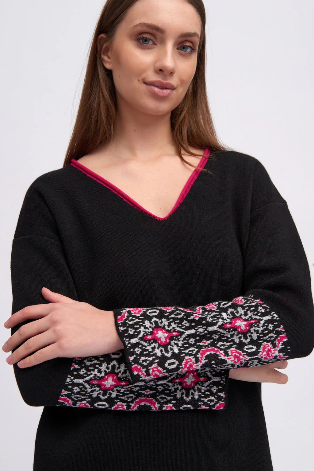 Pull noir détail manches TINTA & BARILOCHE Boutique HARMONIE Marseille 12