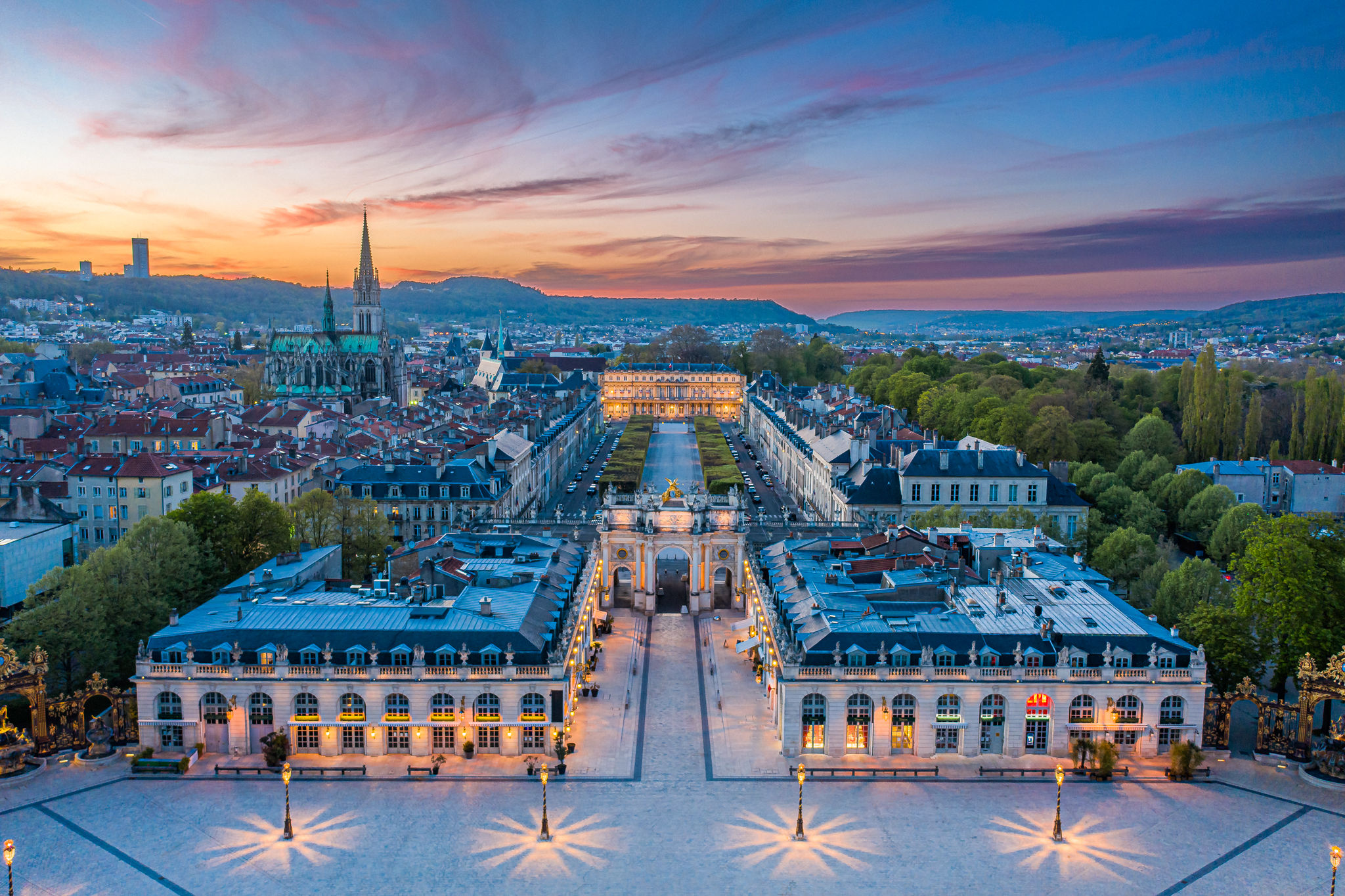 En allant vers la place de la Carrière de Nancy à l'heure bleue