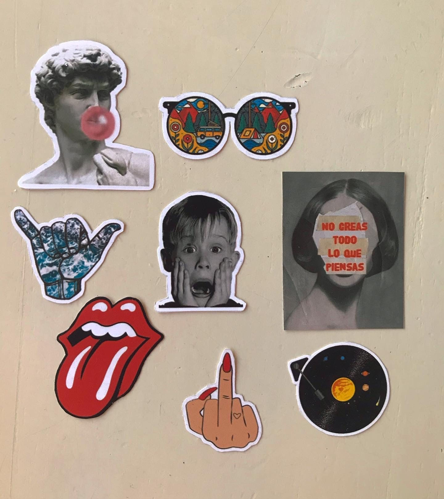 Stikers resistente al agua MEDIANO