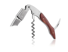 Profesyonel ahşap saplı garson çakısı, oteller, restoranlar ve barlar için tasarlanmıştır. Paslanmaz çelik gövdesi ve çift kademeli mekanizması ile konforlu ve şık bir kullanım sunar. Otel minibarları ve servis alanları için idealdir.