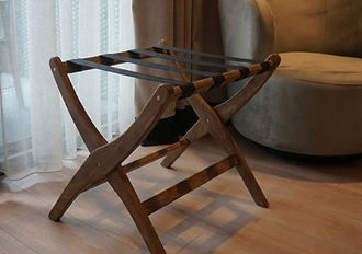 Sırtlıksız ahşap bavul standı – otel odası için katlanabilir ahşap valizlik luggage rack